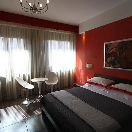 Imbriani 24 Bed & Breakfast 4*